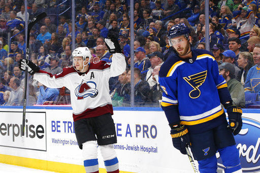 MacKinnon, Varlamov lead Avalanche past Blues 4-1
